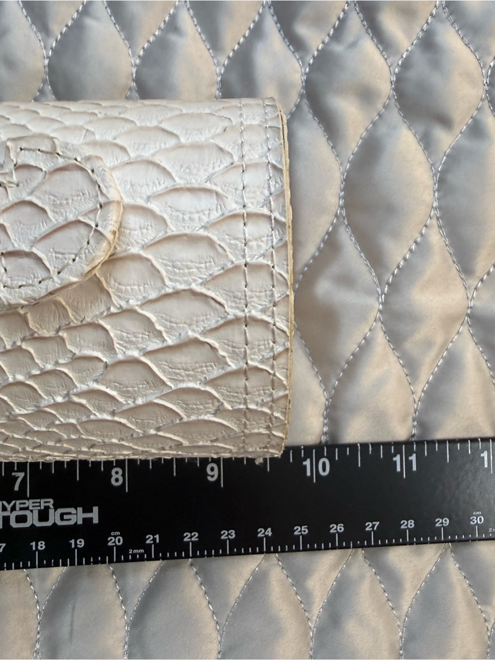 Cream Snakeskin textured Jewelry case with Silver Buckle - Picture 7 of 12